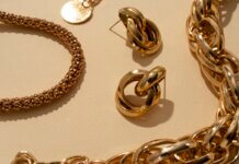 Gouden juwelen schoonmaken